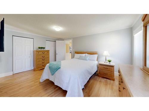 101 Fir Street, Fort Mcmurray, AB - Indoor Photo Showing Bedroom