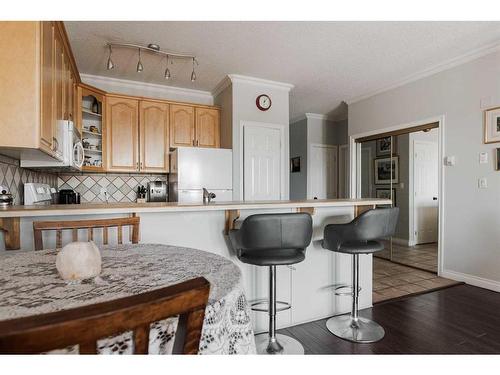 307-10101 Morrison Street, Fort Mcmurray, AB - Indoor Photo Showing Kitchen