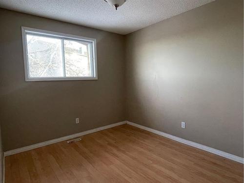 221 Timberline Drive, Fort Mcmurray, AB - Indoor Photo Showing Other Room