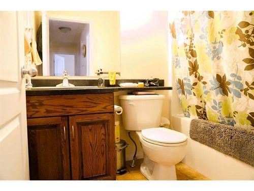 315 Pacific Crescent, Fort Mcmurray, AB - Indoor Photo Showing Bathroom