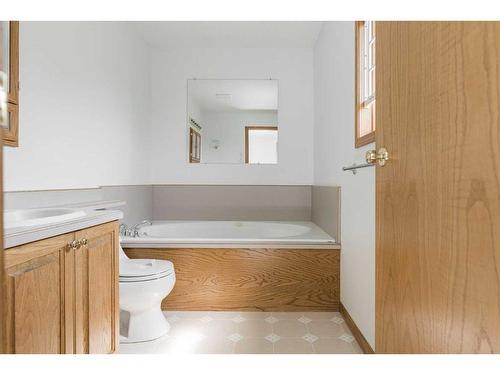 274 Barber Drive, Fort Mcmurray, AB - Indoor Photo Showing Bathroom