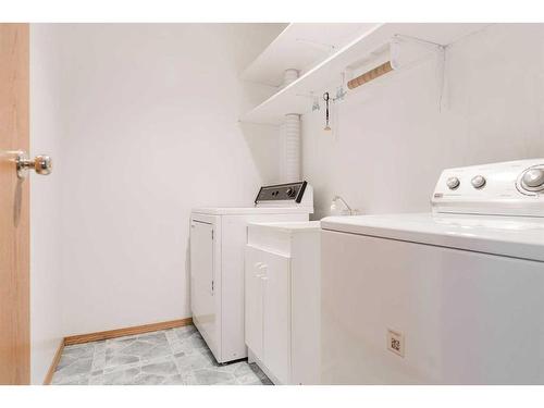 274 Barber Drive, Fort Mcmurray, AB - Indoor Photo Showing Laundry Room