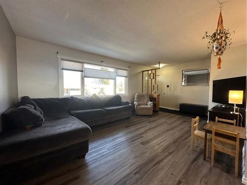 10321 101 A Avenue, Lac La Biche, AB - Indoor Photo Showing Living Room