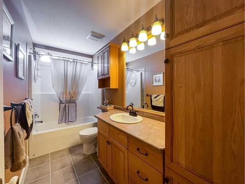 157 Black Bear Crescent, Fort Mcmurray, AB - Indoor Photo Showing Bathroom