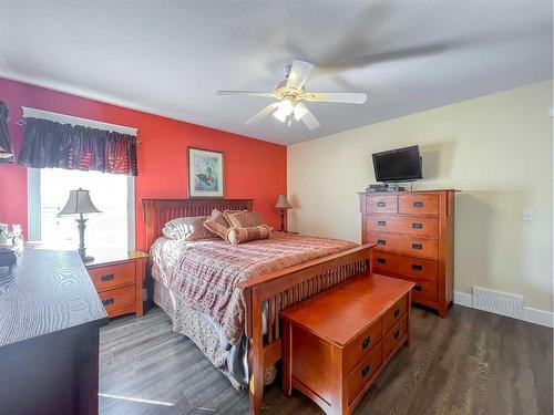 157 Black Bear Crescent, Fort Mcmurray, AB - Indoor Photo Showing Bedroom