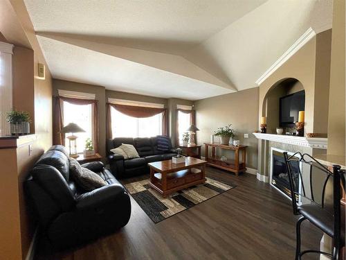 157 Black Bear Crescent, Fort Mcmurray, AB - Indoor Photo Showing Living Room