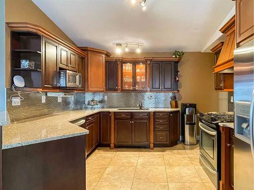 157 Black Bear Crescent, Fort Mcmurray, AB - Indoor Photo Showing Kitchen