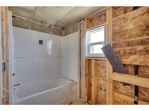 104 Garden Lane, Fort Mcmurray, AB - Indoor Photo Showing Bathroom