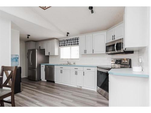 188 Caouette Crescent, Fort Mcmurray, AB - Indoor Photo Showing Kitchen