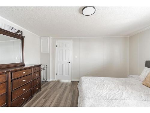 188 Caouette Crescent, Fort Mcmurray, AB - Indoor Photo Showing Bedroom