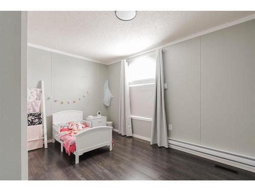 188 Caouette Crescent, Fort Mcmurray, AB - Indoor Photo Showing Bedroom