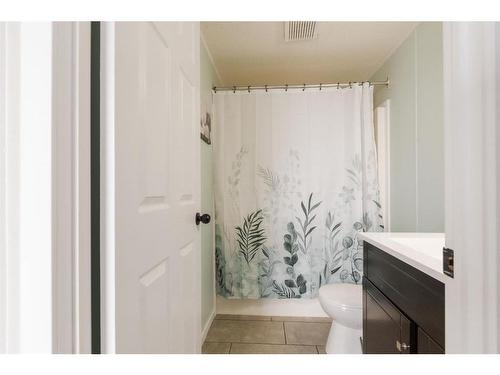 188 Caouette Crescent, Fort Mcmurray, AB - Indoor Photo Showing Bathroom