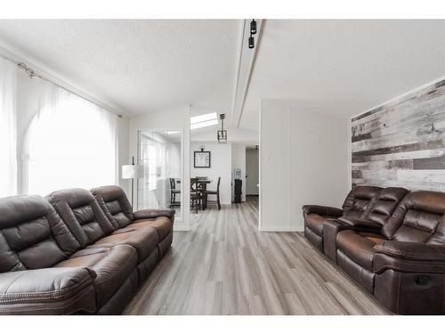 188 Caouette Crescent, Fort Mcmurray, AB - Indoor Photo Showing Other Room