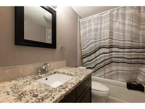 201 Chestnut Way, Fort Mcmurray, AB - Indoor Photo Showing Bathroom