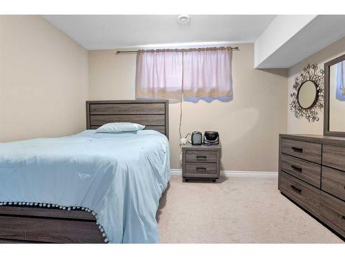 260 Gravelstone Road, Fort Mcmurray, AB - Indoor Photo Showing Bedroom