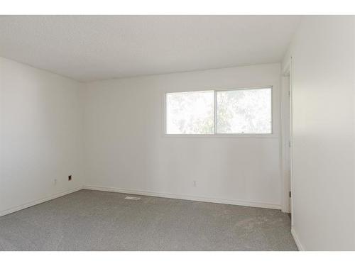 453 Signal Road, Fort Mcmurray, AB - Indoor Photo Showing Other Room