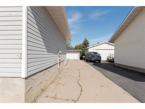 453 Signal Road, Fort Mcmurray, AB - Outdoor With Exterior