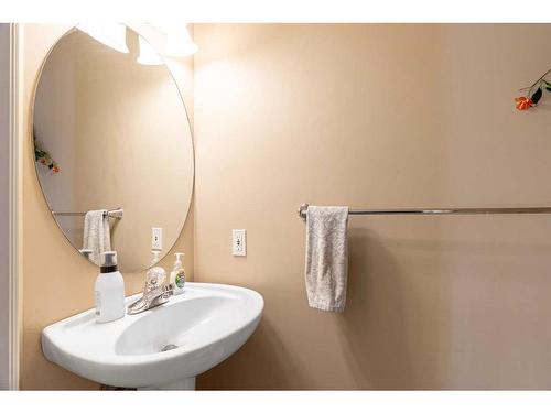 317 Archibald Close, Fort Mcmurray, AB - Indoor Photo Showing Bathroom