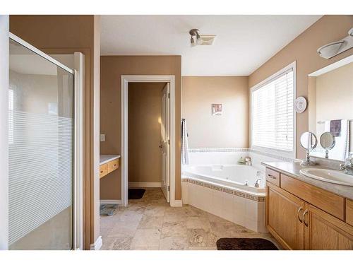 317 Archibald Close, Fort Mcmurray, AB - Indoor Photo Showing Bedroom
