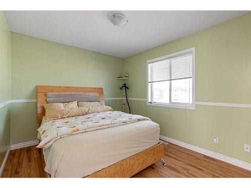 317 Archibald Close, Fort Mcmurray, AB - Indoor Photo Showing Bedroom