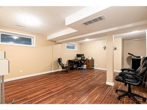 317 Archibald Close, Fort Mcmurray, AB - Indoor Photo Showing Gym Room