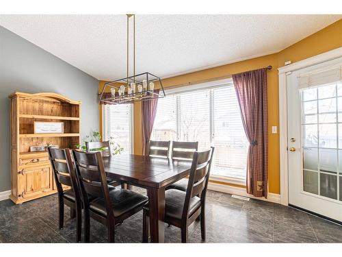 164 Bacon Place, Fort Mcmurray, AB - Indoor Photo Showing Dining Room