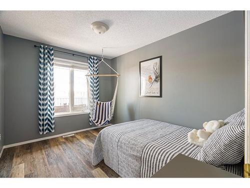 164 Bacon Place, Fort Mcmurray, AB - Indoor Photo Showing Bedroom