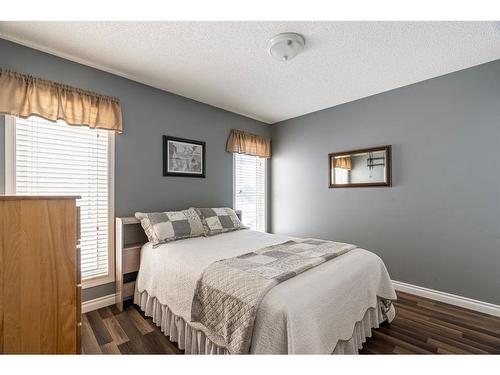 164 Bacon Place, Fort Mcmurray, AB - Indoor Photo Showing Bedroom