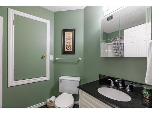 164 Bacon Place, Fort Mcmurray, AB - Indoor Photo Showing Bathroom