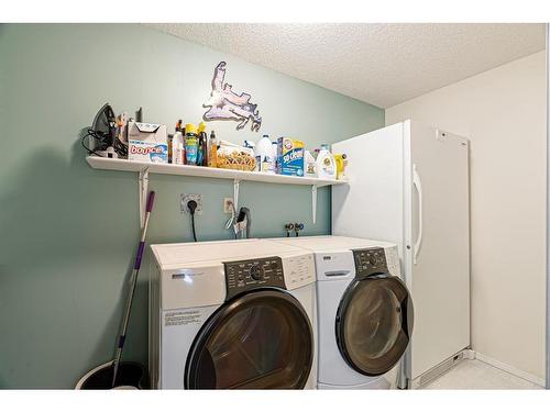 164 Bacon Place, Fort Mcmurray, AB - Indoor Photo Showing Laundry Room