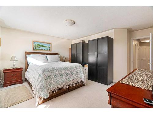 312 Burton Place, Fort Mcmurray, AB - Indoor Photo Showing Bedroom
