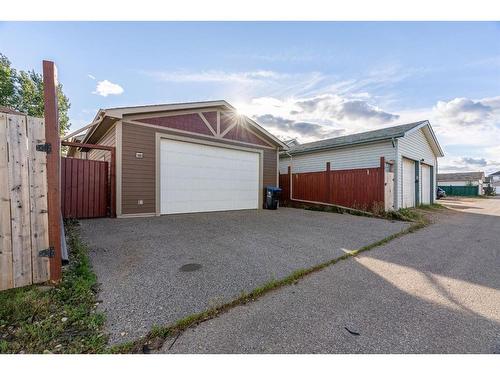 280 Diefenbaker Drive, Fort Mcmurray, AB - Outdoor With Exterior
