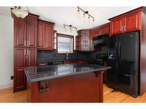 280 Diefenbaker Drive, Fort Mcmurray, AB - Indoor Photo Showing Kitchen