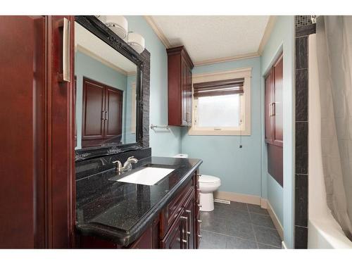 280 Diefenbaker Drive, Fort Mcmurray, AB - Indoor Photo Showing Bathroom