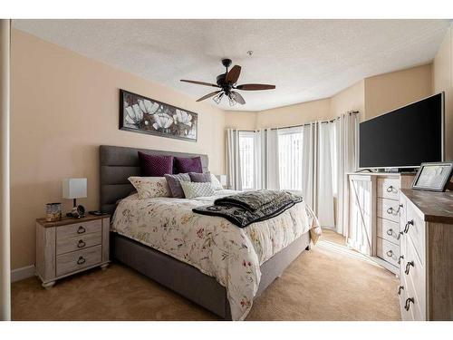 301-9918 Gordon Avenue, Fort Mcmurray, AB - Indoor Photo Showing Bedroom