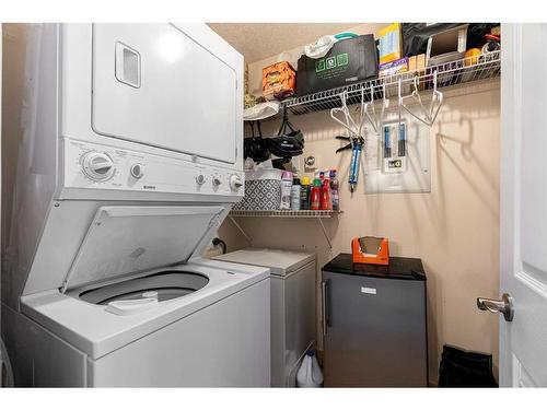 301-9918 Gordon Avenue, Fort Mcmurray, AB - Indoor Photo Showing Laundry Room