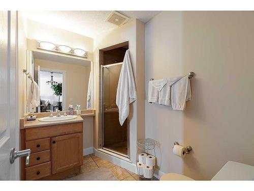 301-9918 Gordon Avenue, Fort Mcmurray, AB - Indoor Photo Showing Bathroom