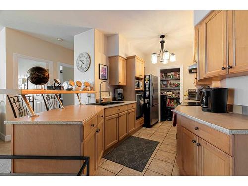 301-9918 Gordon Avenue, Fort Mcmurray, AB - Indoor Photo Showing Kitchen