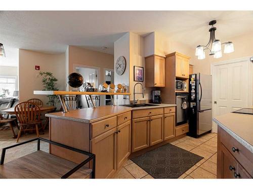 301-9918 Gordon Avenue, Fort Mcmurray, AB - Indoor Photo Showing Kitchen