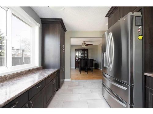 321 Bird Crescent Ne, Fort Mcmurray, AB - Indoor Photo Showing Bathroom