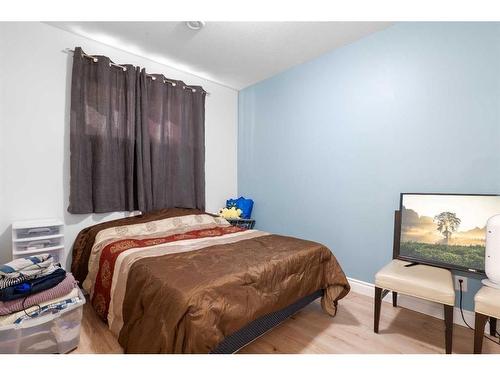 116 Chestnut Way, Fort Mcmurray, AB - Indoor Photo Showing Bedroom