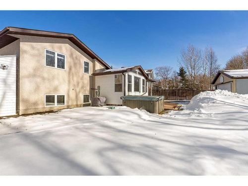 276 Ermine Crescent, Fort Mcmurray, AB - Outdoor
