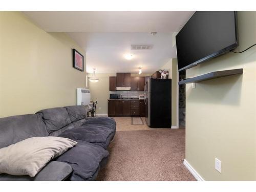 254 Thrush Street, Fort Mcmurray, AB - Indoor Photo Showing Living Room