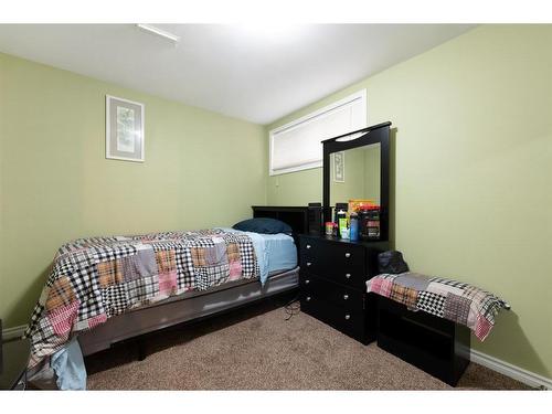 254 Thrush Street, Fort Mcmurray, AB - Indoor Photo Showing Bedroom