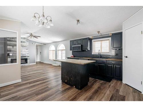 381 Cree Road, Fort Mcmurray, AB - Indoor Photo Showing Kitchen