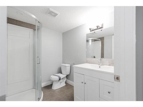 116 Beaconwood Place, Fort Mcmurray, AB - Indoor Photo Showing Bathroom