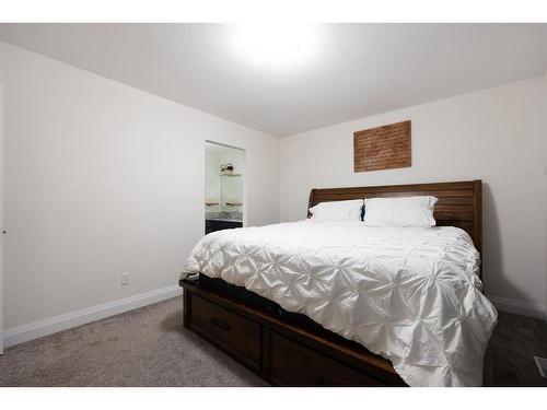274 Arsenault Crescent, Fort Mcmurray, AB - Indoor Photo Showing Bedroom