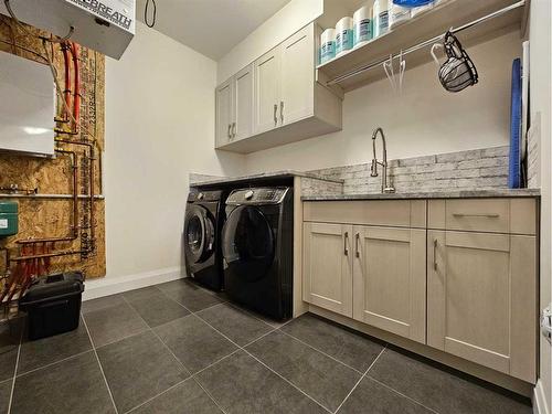 274 Arsenault Crescent, Fort Mcmurray, AB - Indoor Photo Showing Laundry Room