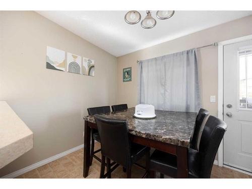 197 Crown Creek, Fort Mcmurray, AB - Indoor Photo Showing Dining Room