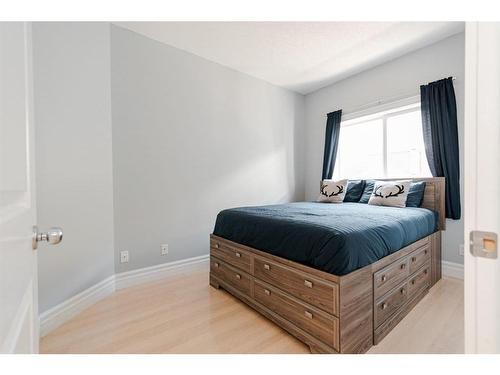 121 Williams Place, Fort Mcmurray, AB - Indoor Photo Showing Bedroom